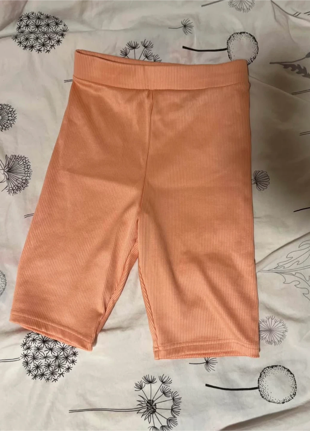 H&M Divided Ribbed Biker Shorts Peach Size S