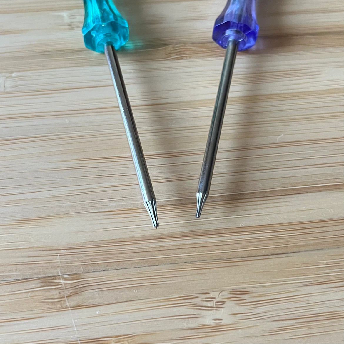 Set of 2 Pentalobe Screwdrivers for iPhone, iPad, Mac Repairs - photo 2