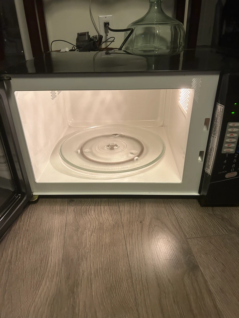 Microwave - photo 2