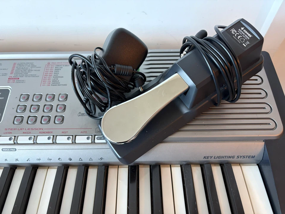 Casio LK-230 Electronic Keyboard with Key Lighting System - photo 3