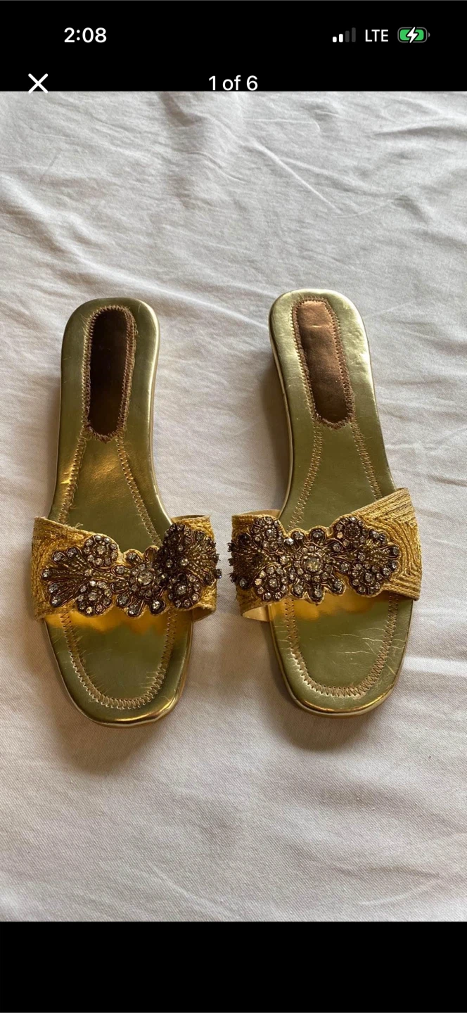 Golden Slip On Sandals With Small Heel And Rhinestones