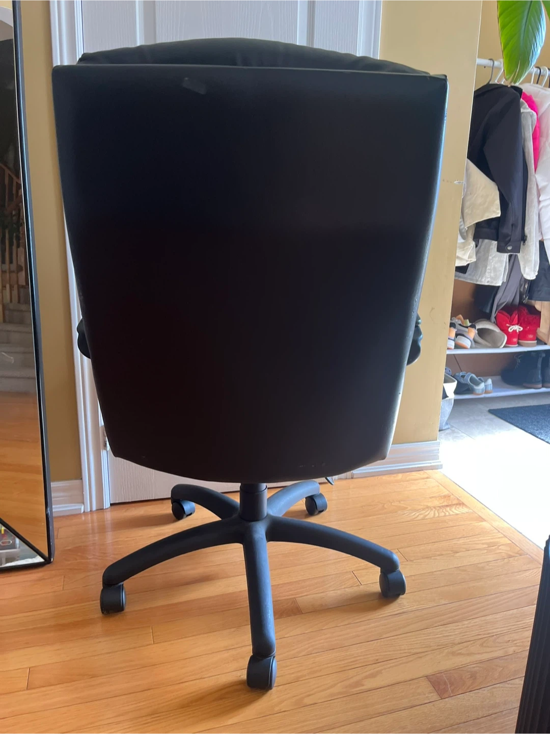 Black Office Chair - photo 4
