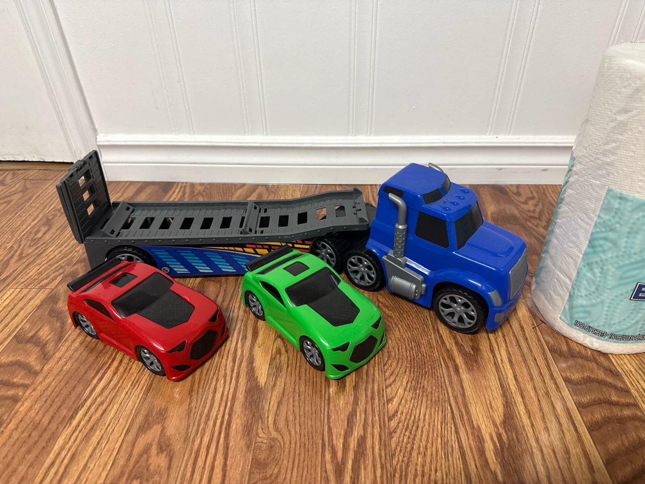 Toy Car Hauler with Two Sports Cars - photo 2