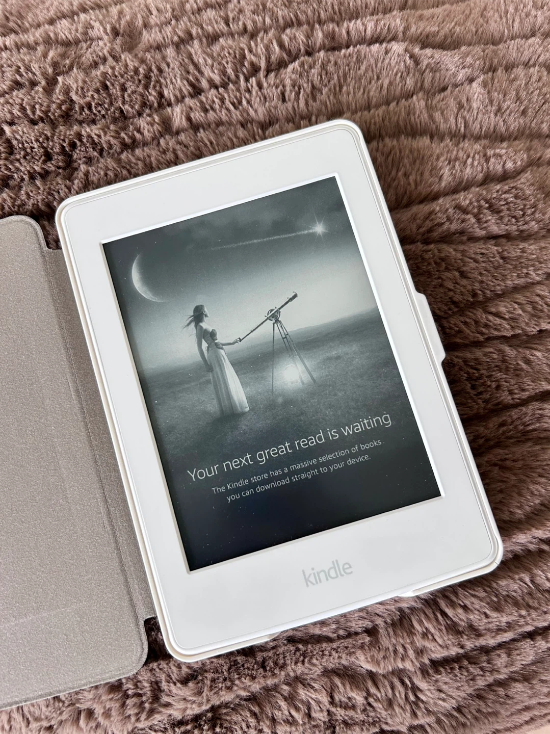 Kindle paperwhite 7th generation & a case