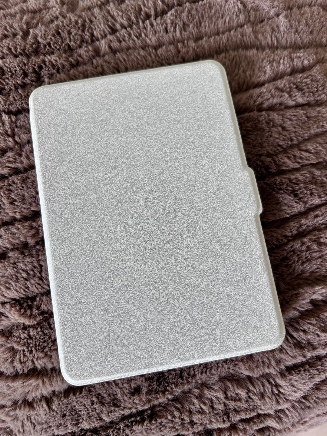 Kindle paperwhite 7th generation & a case - photo 2