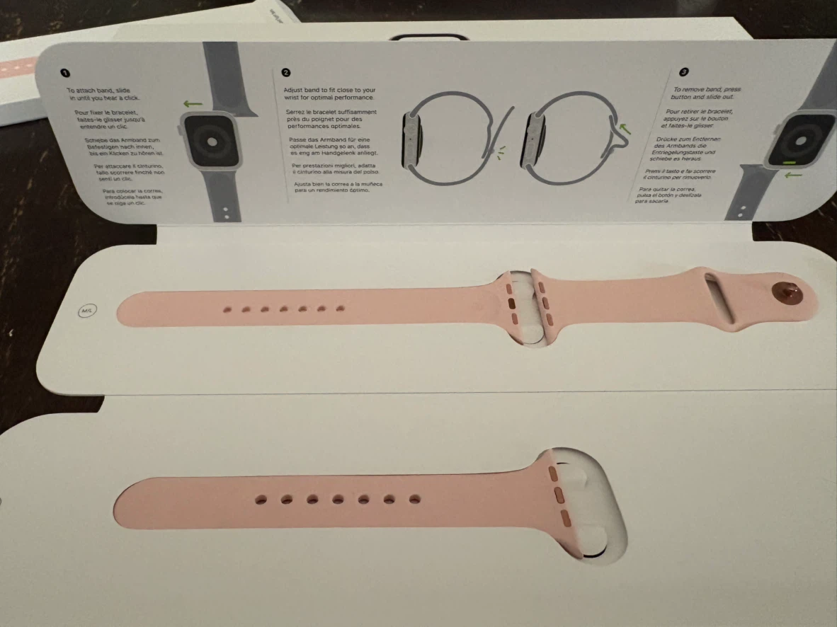 Apple Watch Series 4 44mm Gold Aluminum Pink Sand Sport Band