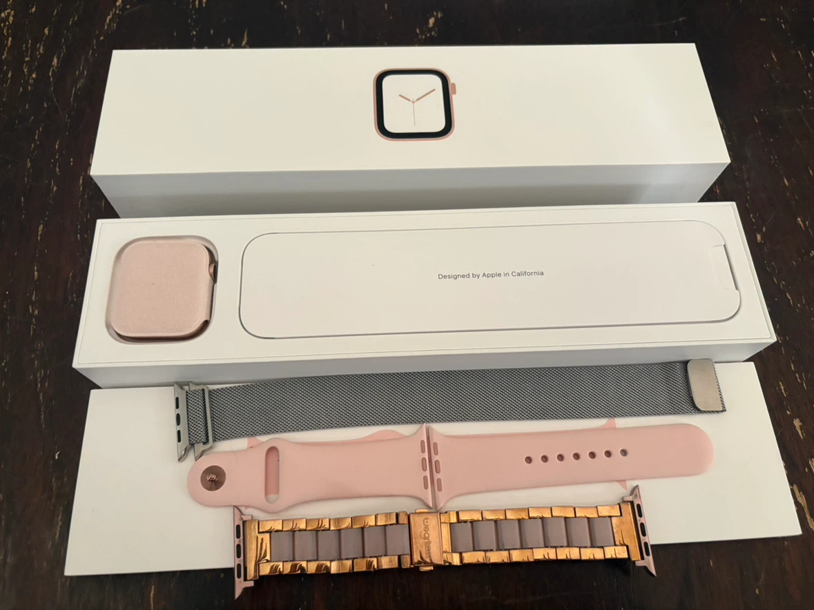 Apple Watch Series 4 44mm Gold Aluminum Pink Sand Sport Band - photo 2