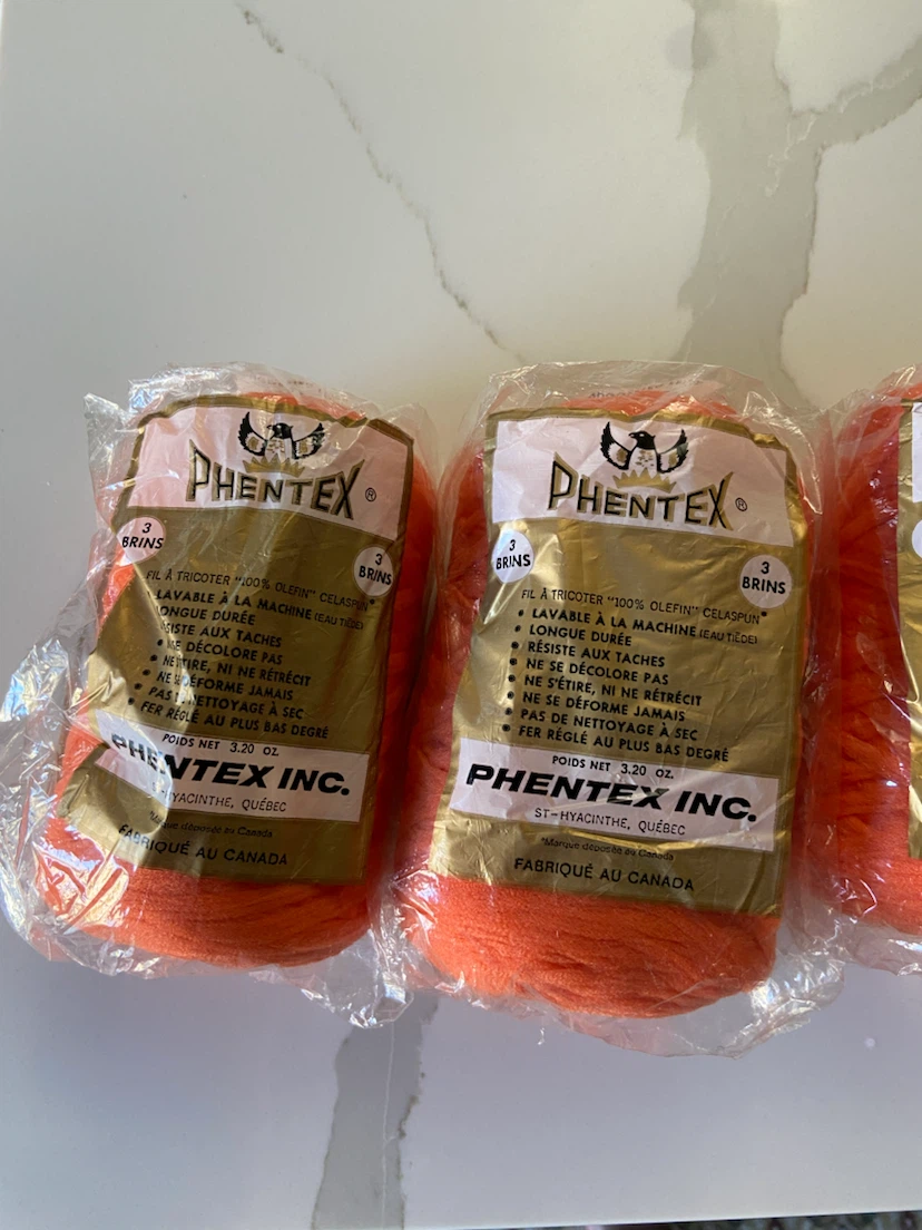 4 Vintage Balls of Phentex Orange Yarn - photo 2