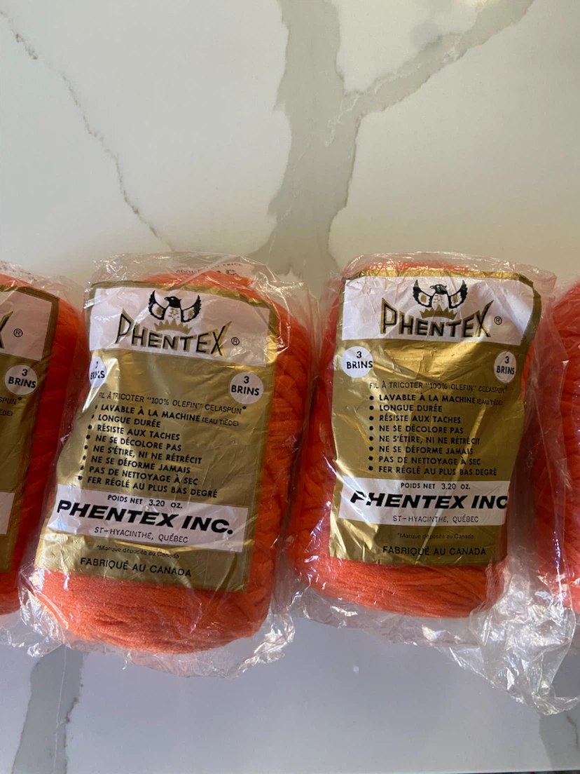 4 Vintage Balls of Phentex Orange Yarn - photo 3