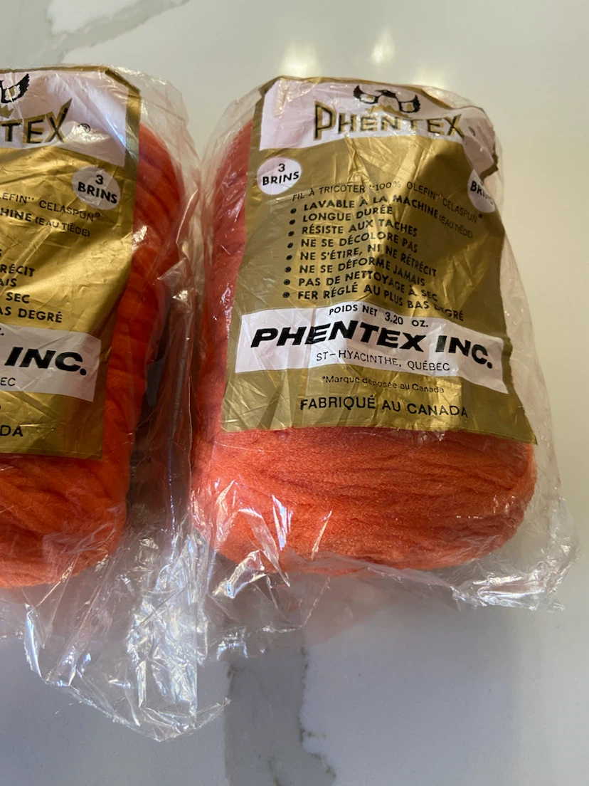 4 Vintage Balls of Phentex Orange Yarn - photo 5