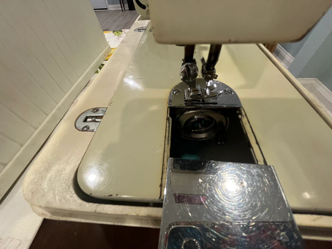 Sewing Machine Model 1241 - photo 5