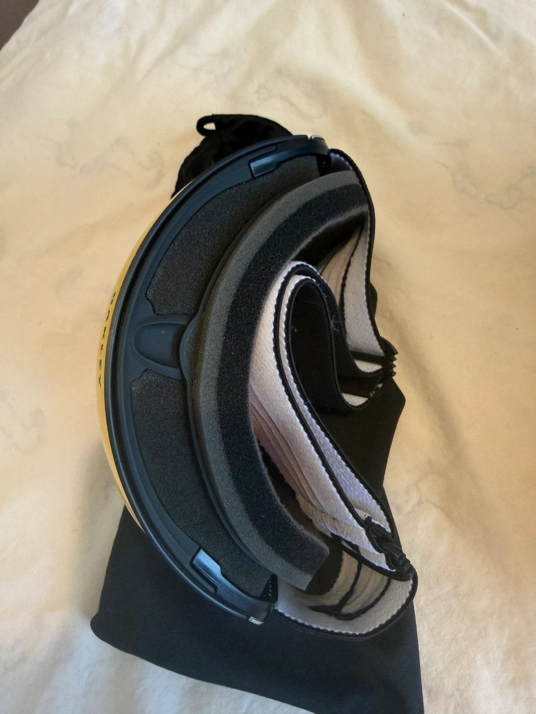Oakley Ski Goggles with Carrying Case - photo 3