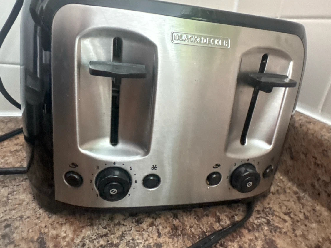 Black+Decker 4-Slice Toaster - photo 3