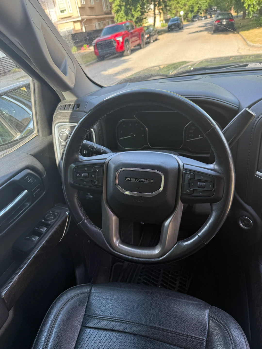 GMC Sierra Denali Crew Cab - photo 2