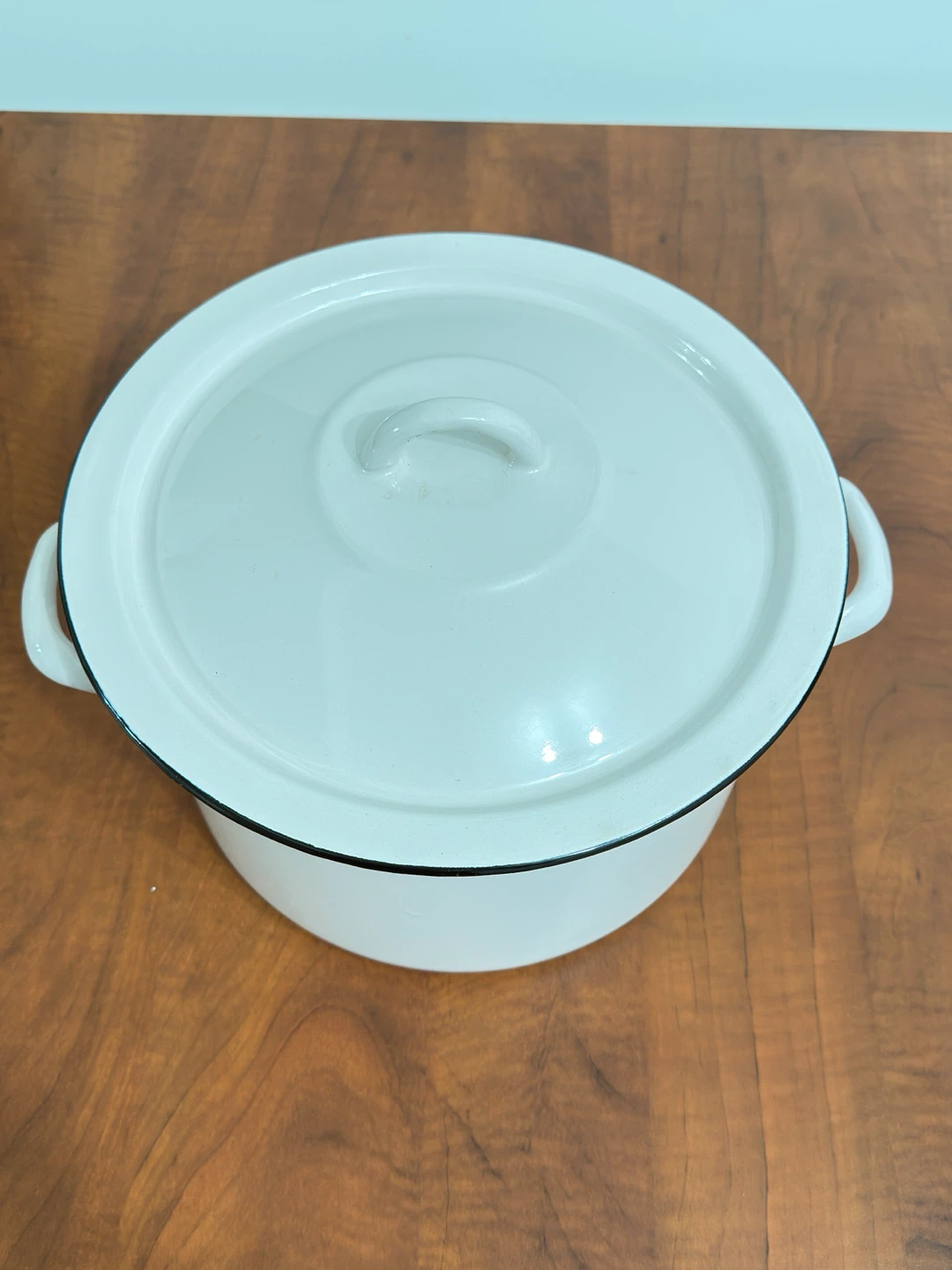 White Enamel Stock Pot with Lid (Brand New) - photo 2