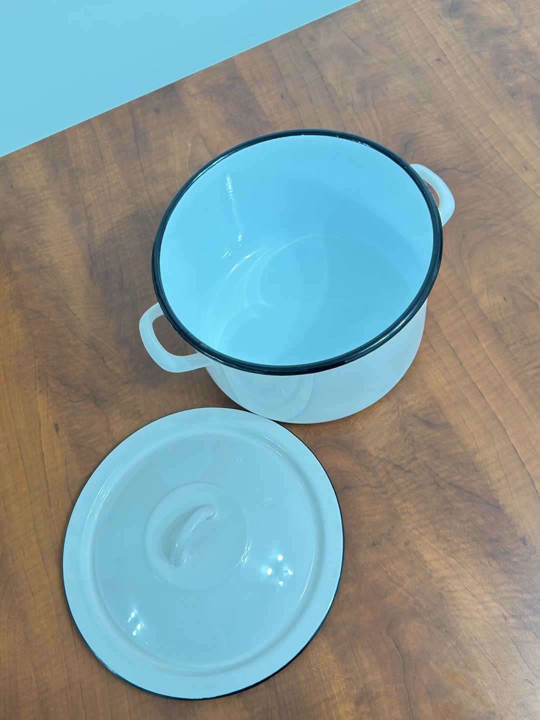 White Enamel Stock Pot with Lid (Brand New) - photo 4