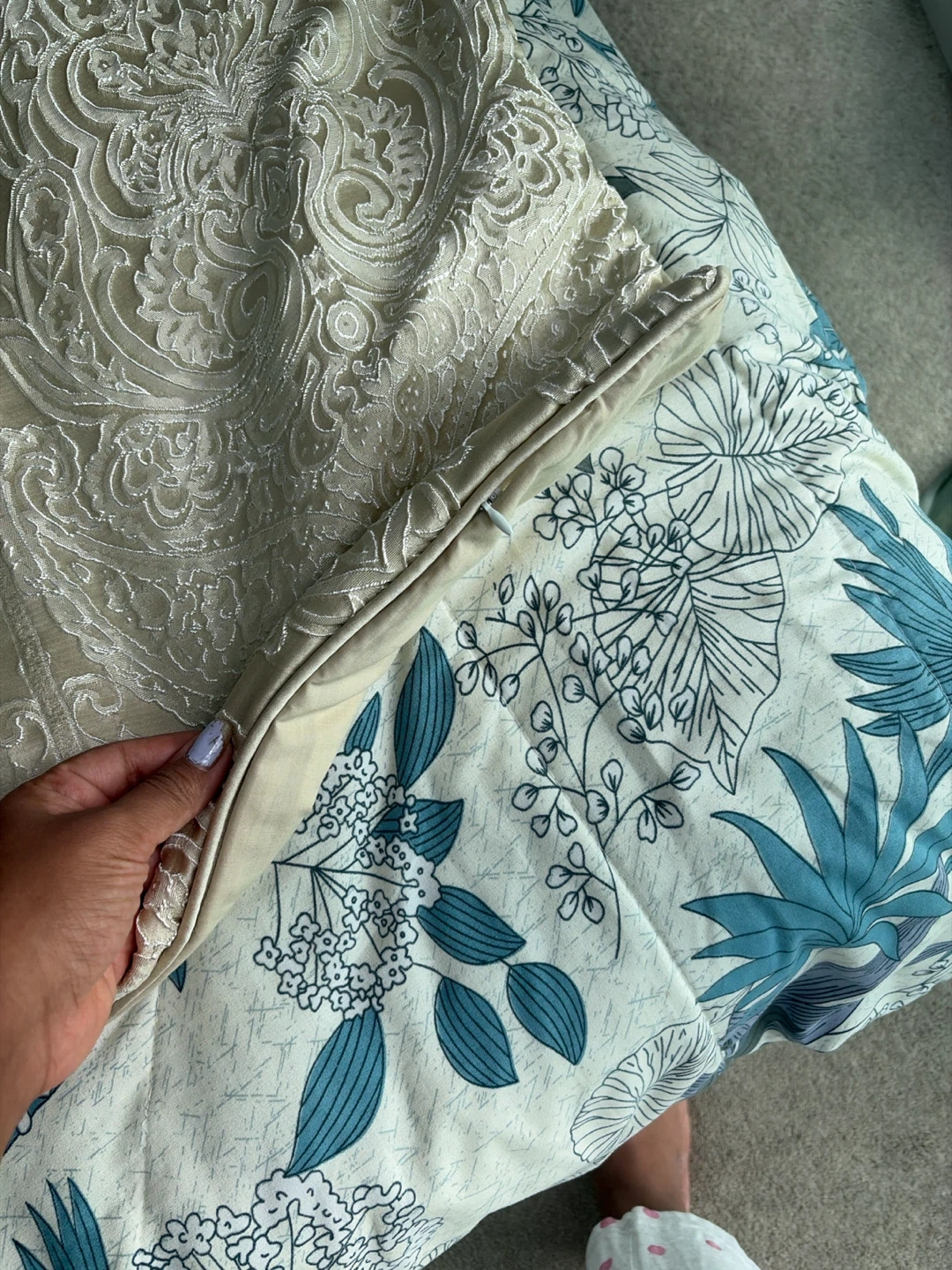 Damask Pattern pillow Cover - photo 2