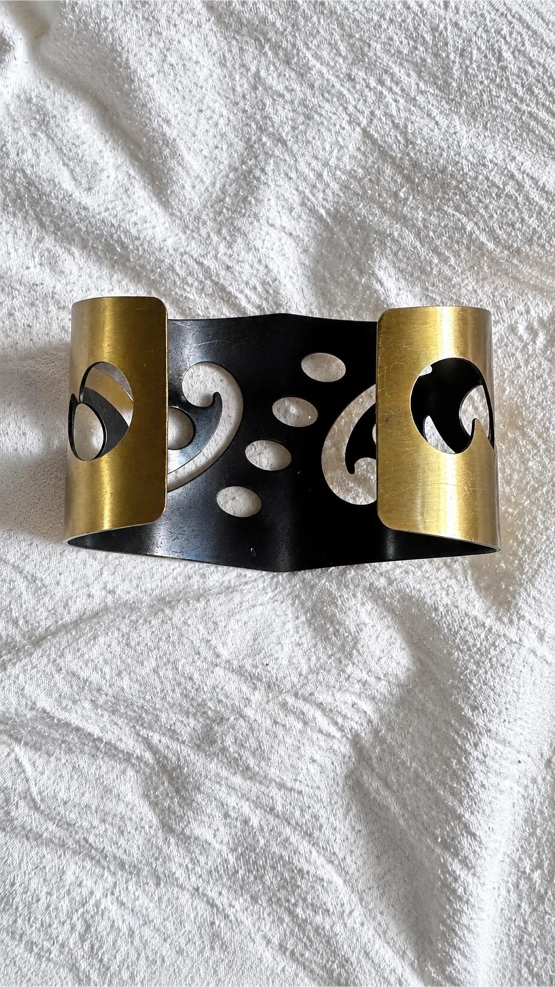 Gold Cut-Out Cuff Bracelet - photo 3