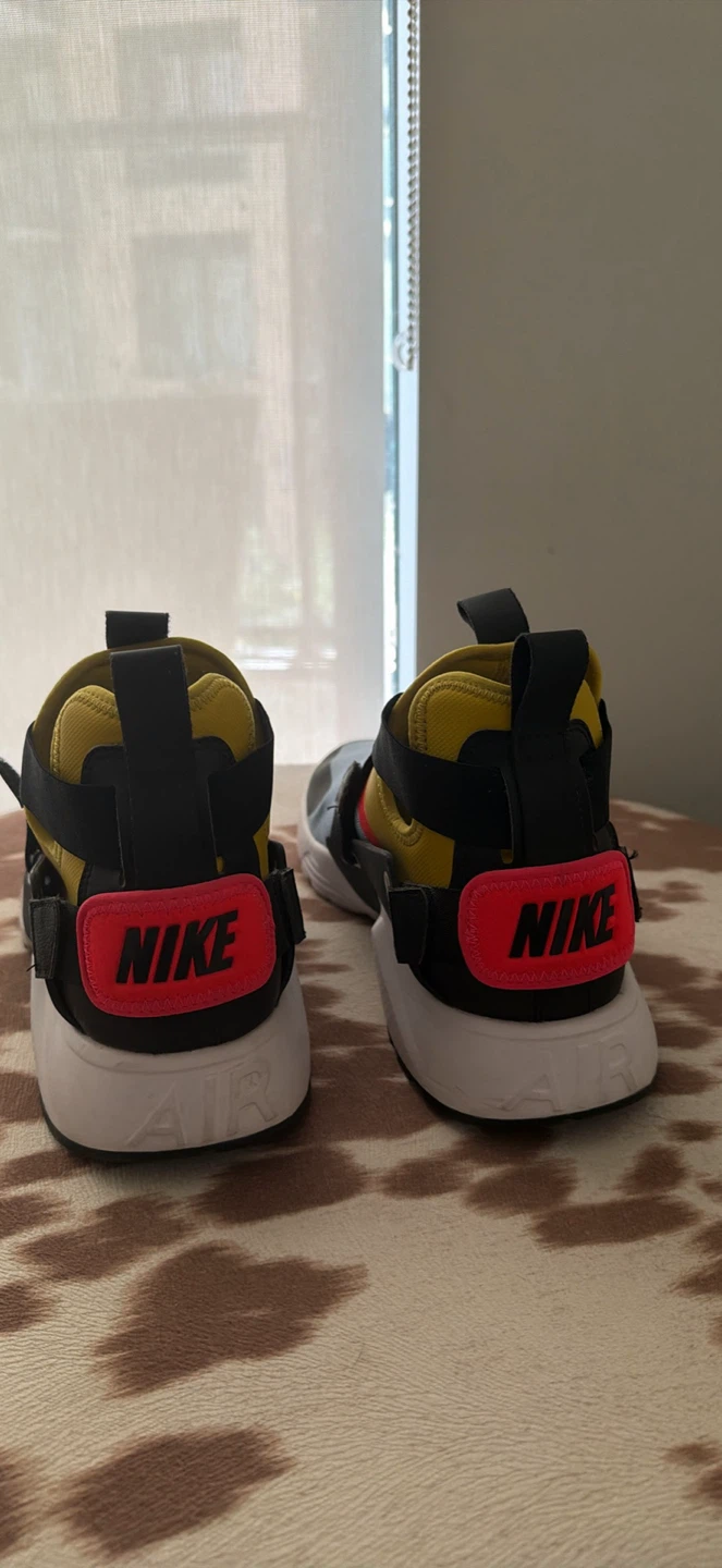 Nike Air Huarache Sneakers - photo 3