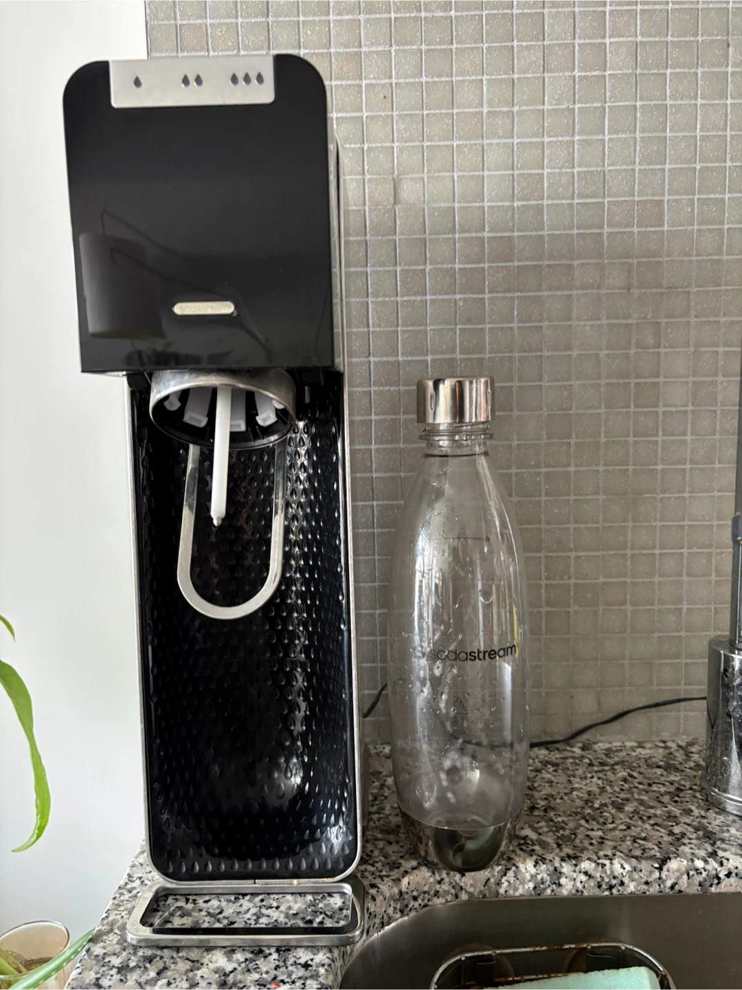 Soda stream machine + bottle + Co2 - photo 2