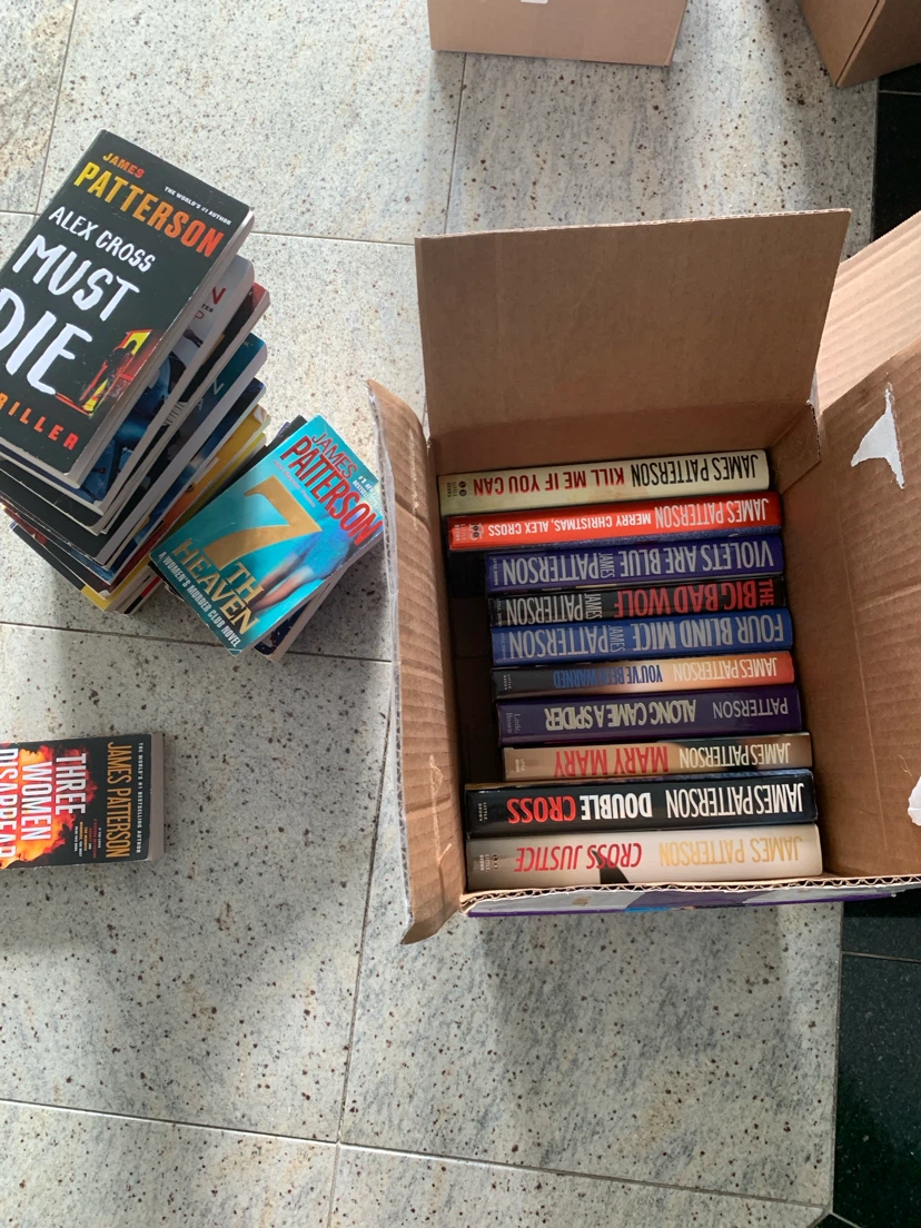 Large Collection of James Patterson Novels - photo 2