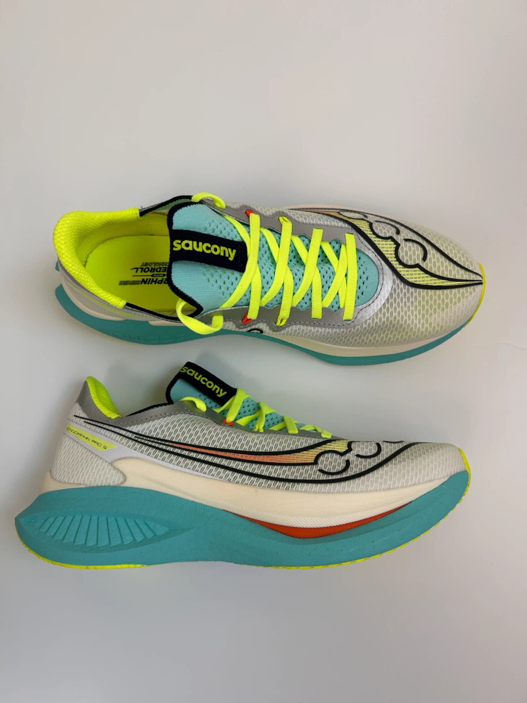 SAUCONY Endorphin Pro 5-Women’s size 9.5 *Carbon Plate-NEW