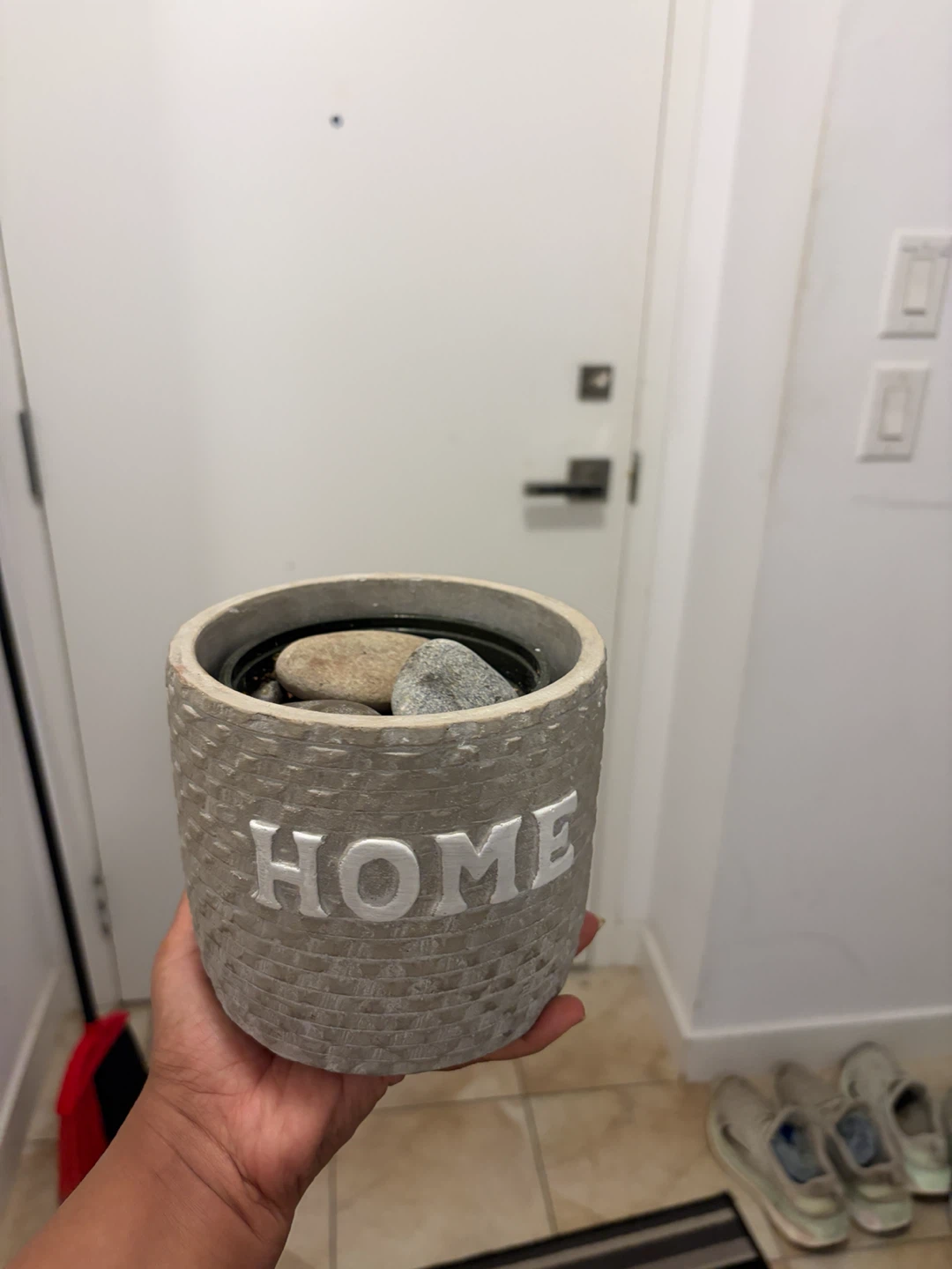 Decorative Stone Pot with "HOME" inscription - photo 2