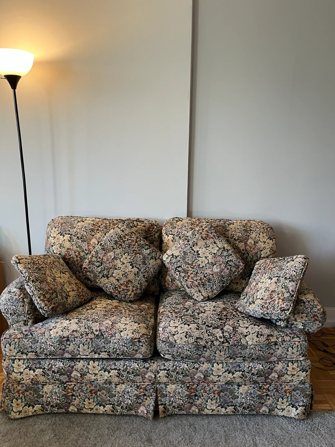 Floral pattern two-seater Couch