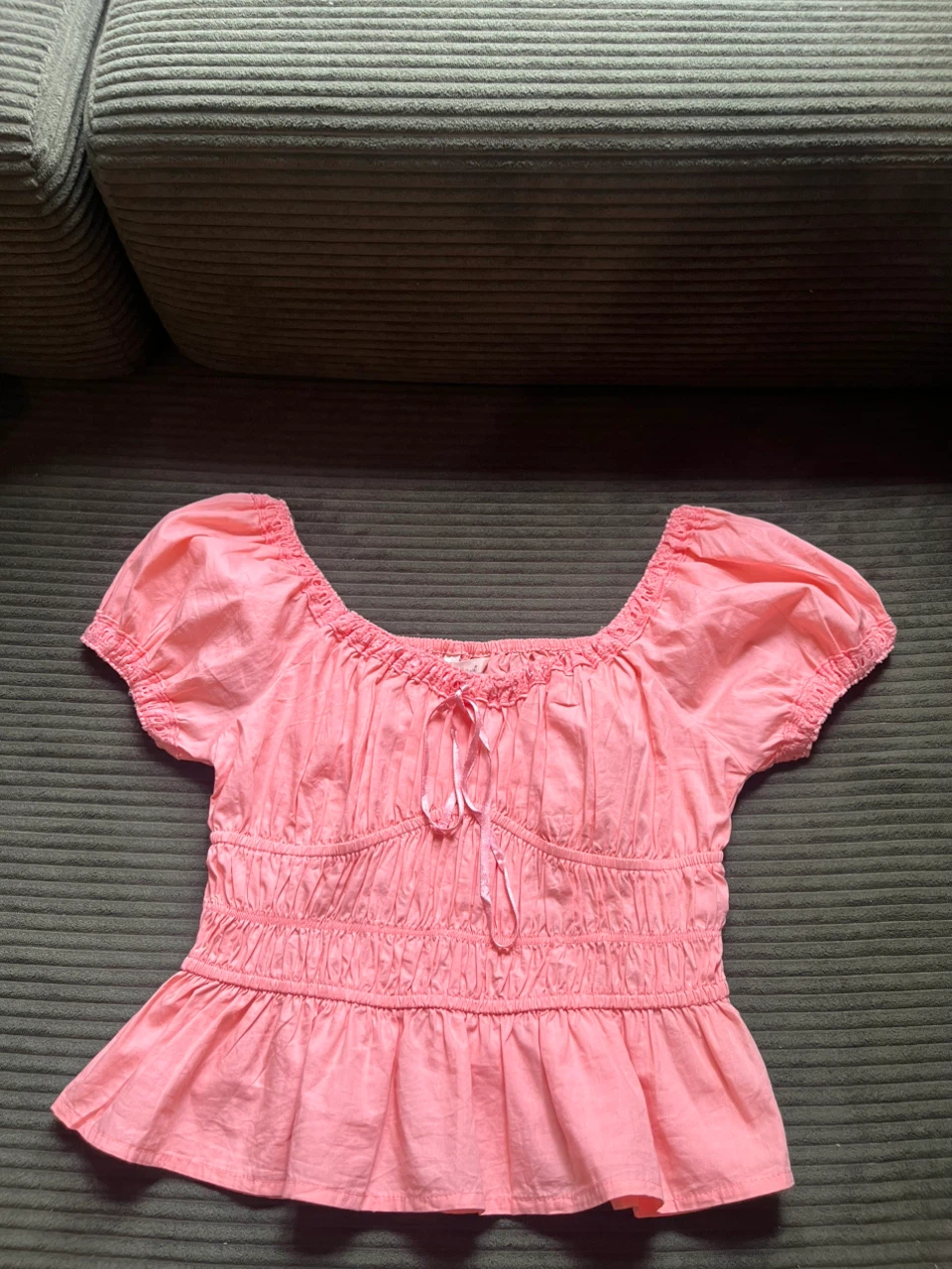 Sim & Sam Peach Feminine Top (Size L, NWT)