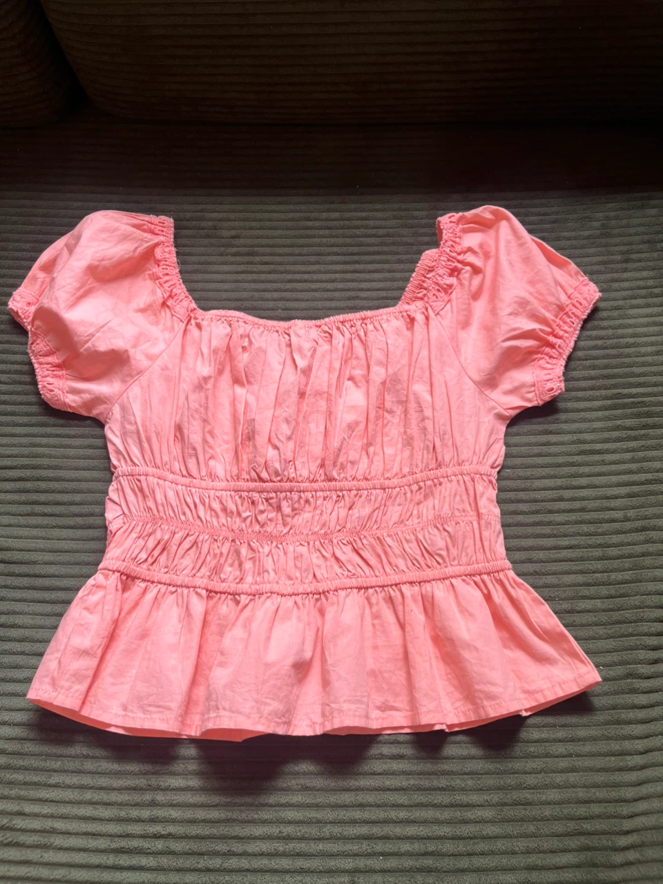 Sim & Sam Peach Feminine Top (Size L, NWT) - photo 2