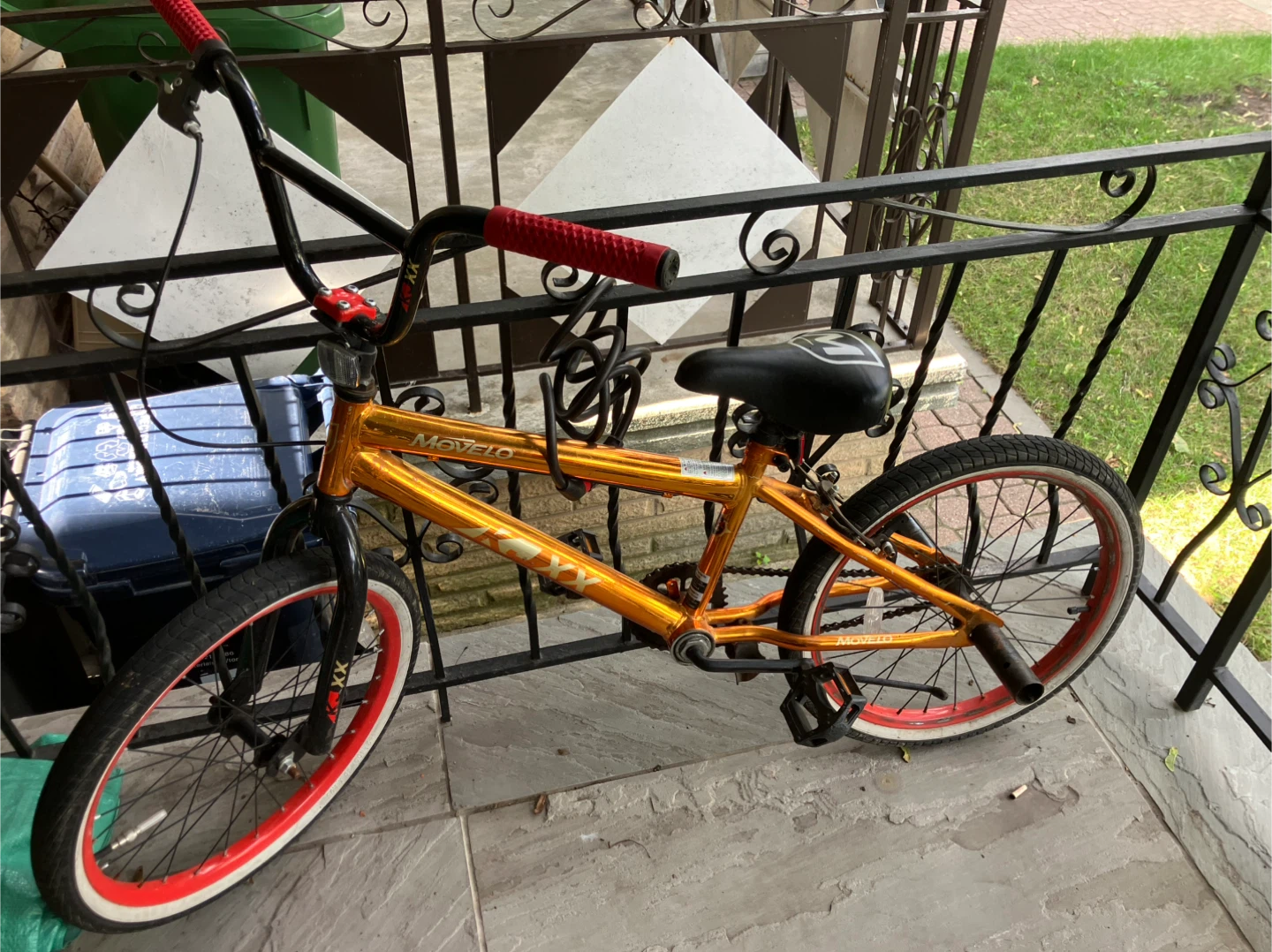 Movelo BMX Bike