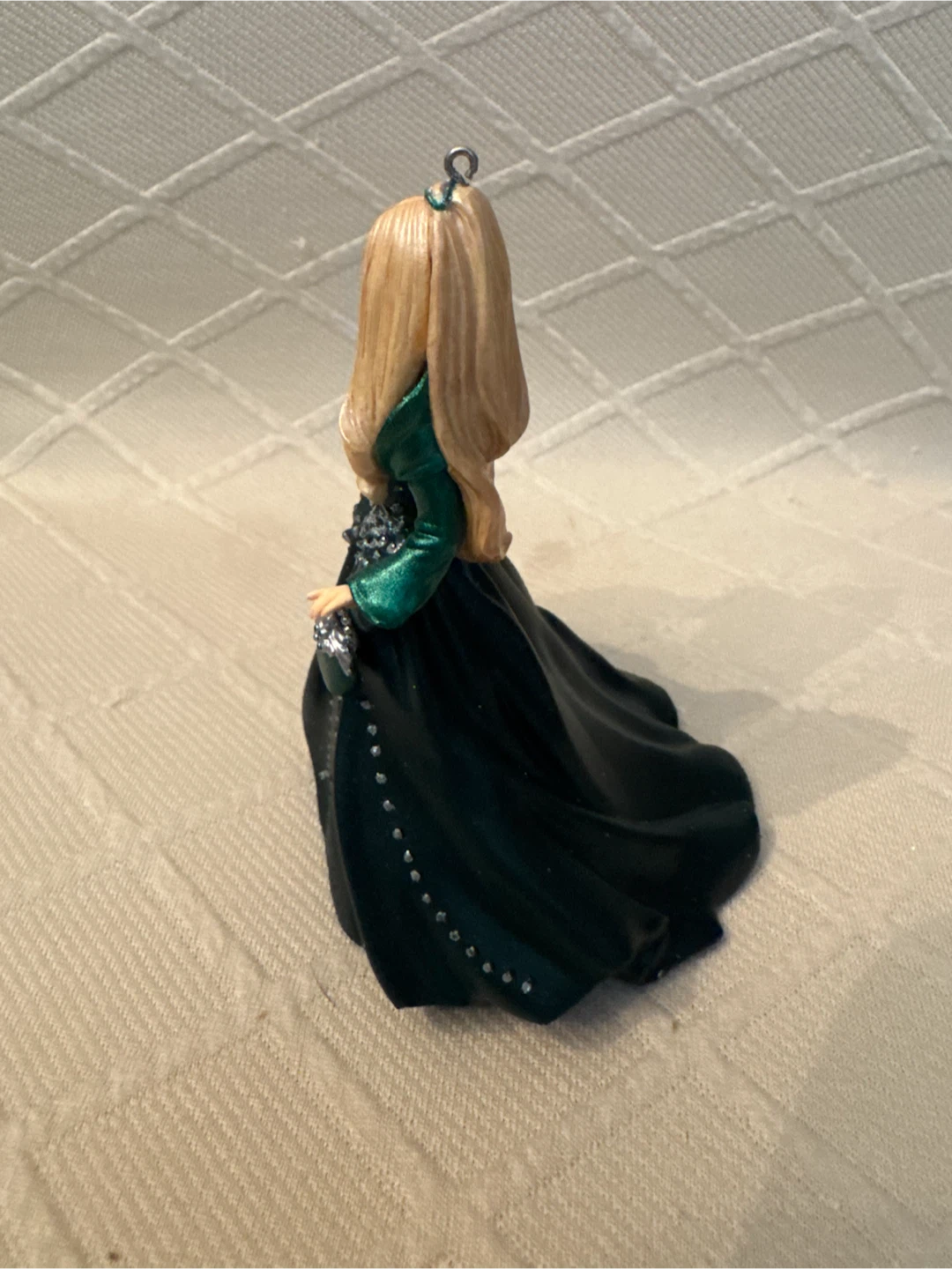 Hallmark Keepsake Celebration Barbie Ornament 2004 - photo 3