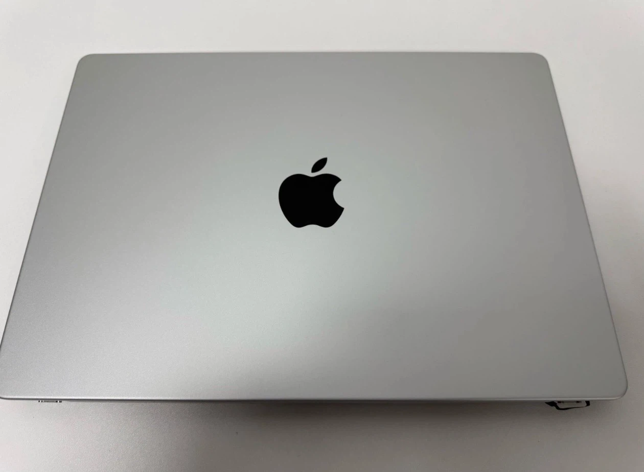 MacBook Pro A3112 Screen LCD M4 14" EMC 8623 Assembly 2024 Silve