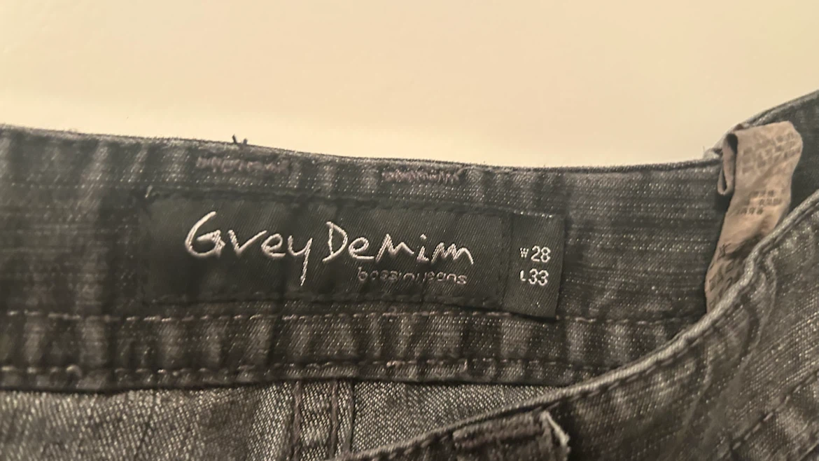 Gvey Denim Jeans - Size W28 L33 - photo 2