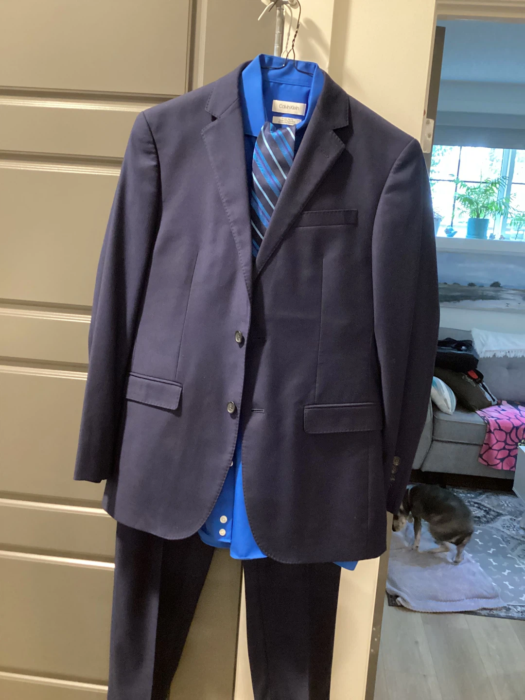 EUC - Classic navy blue young man’s suit