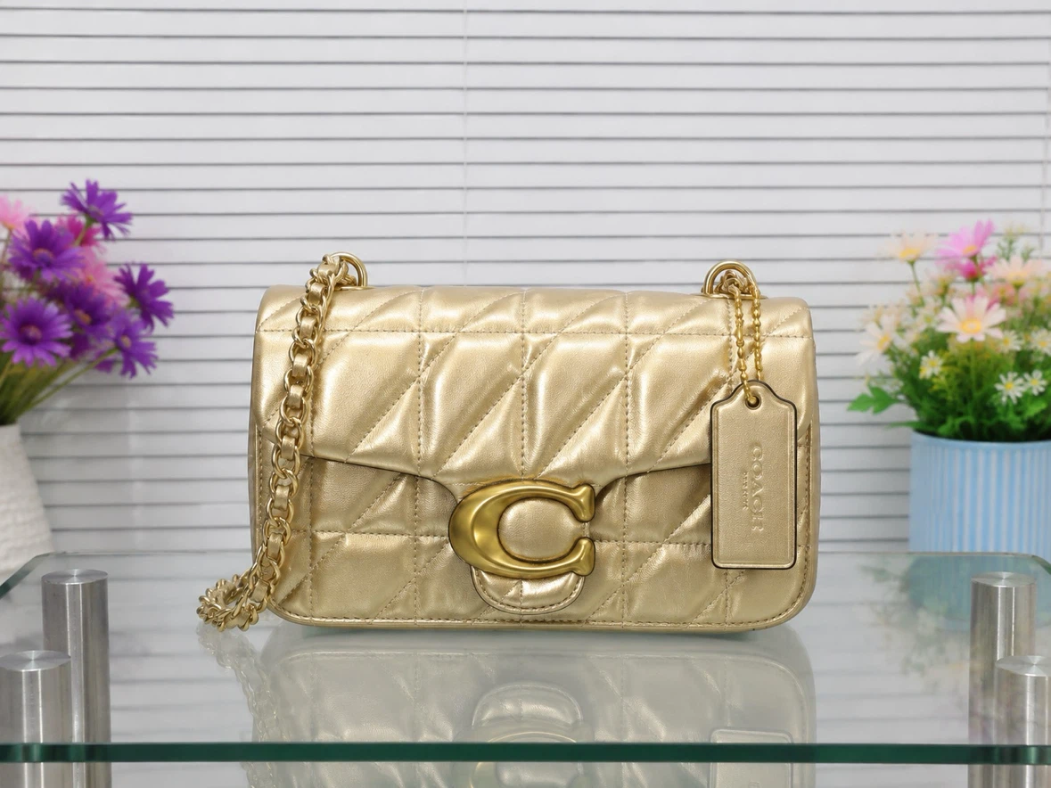 Quilted Shoulder Bag Gold