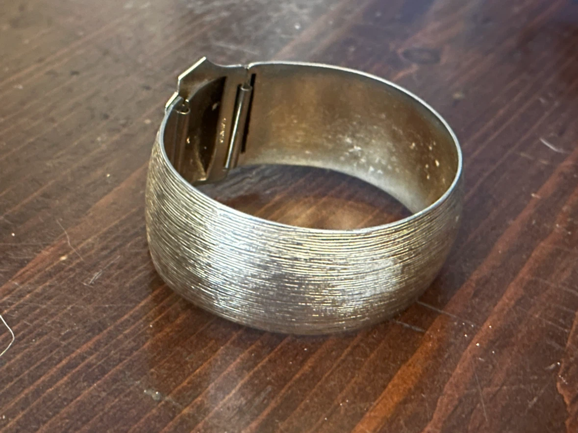 Vintage Sarah Coventry Canada Silver Tone Buckle Cuff - photo 2