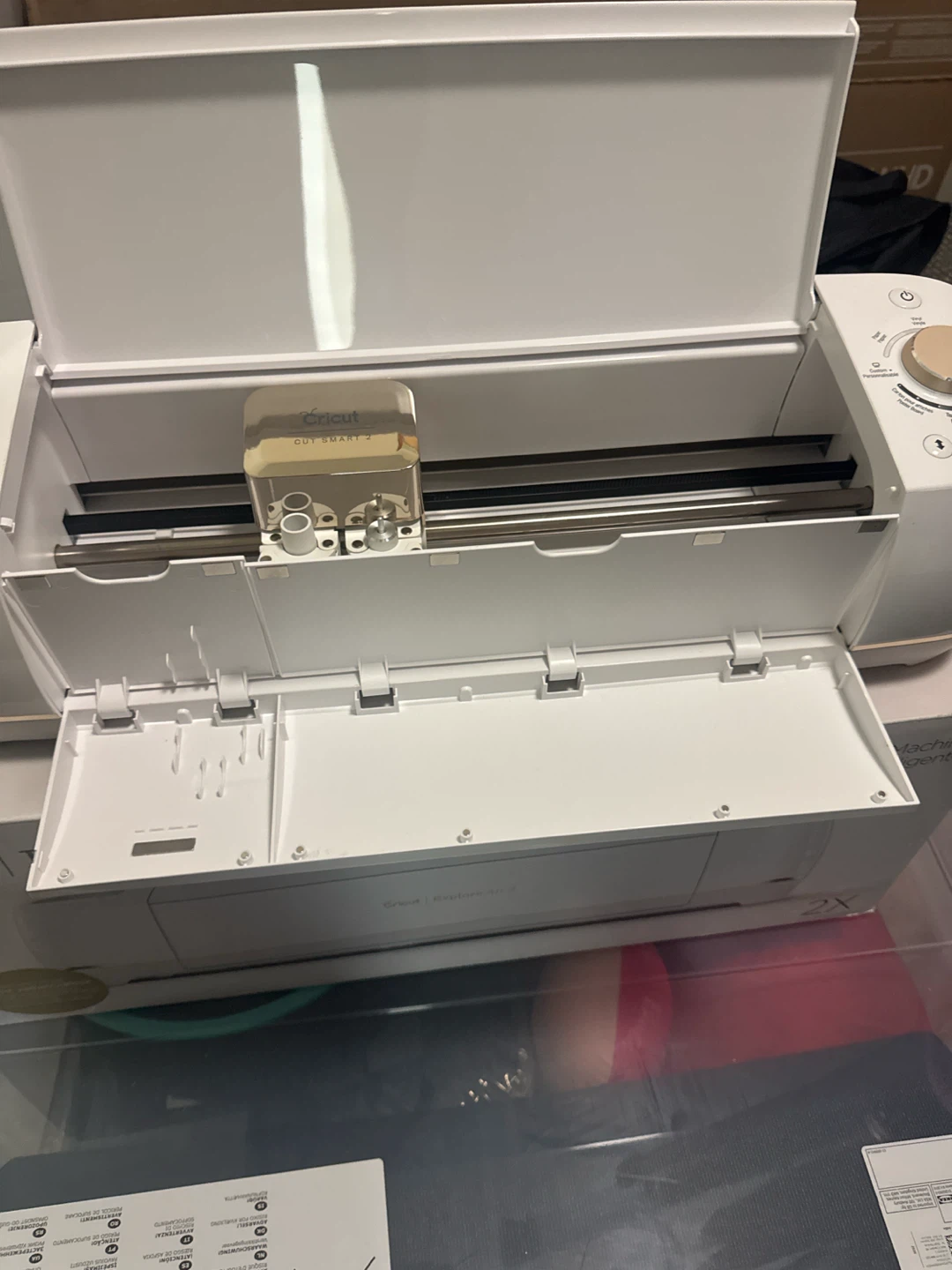 Cricut Explore Air 2 White + material and vinyl. - photo 4