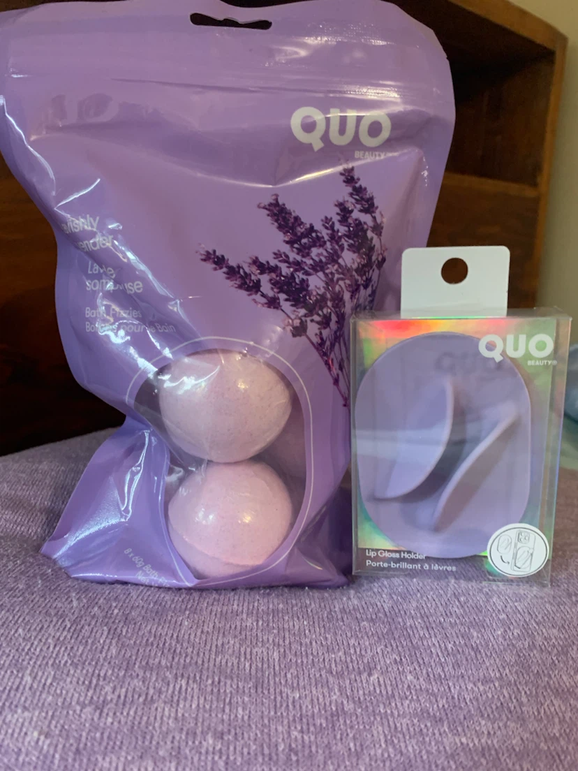 Quo Beauty Bath Fizzies and Lip Gloss Holder