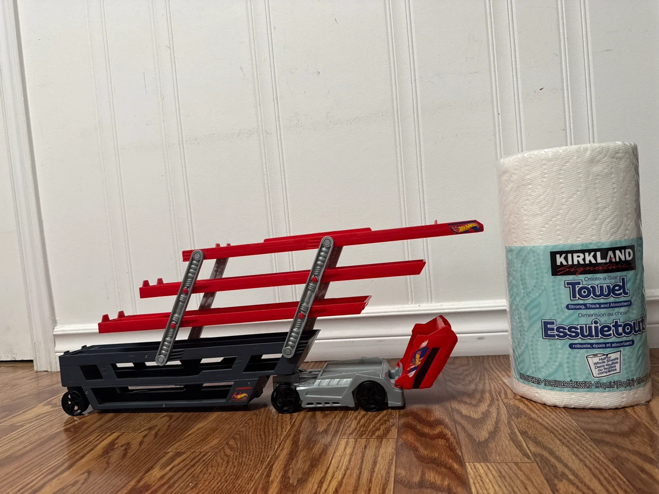Hot Wheels Hauler Toy Truck - photo 2