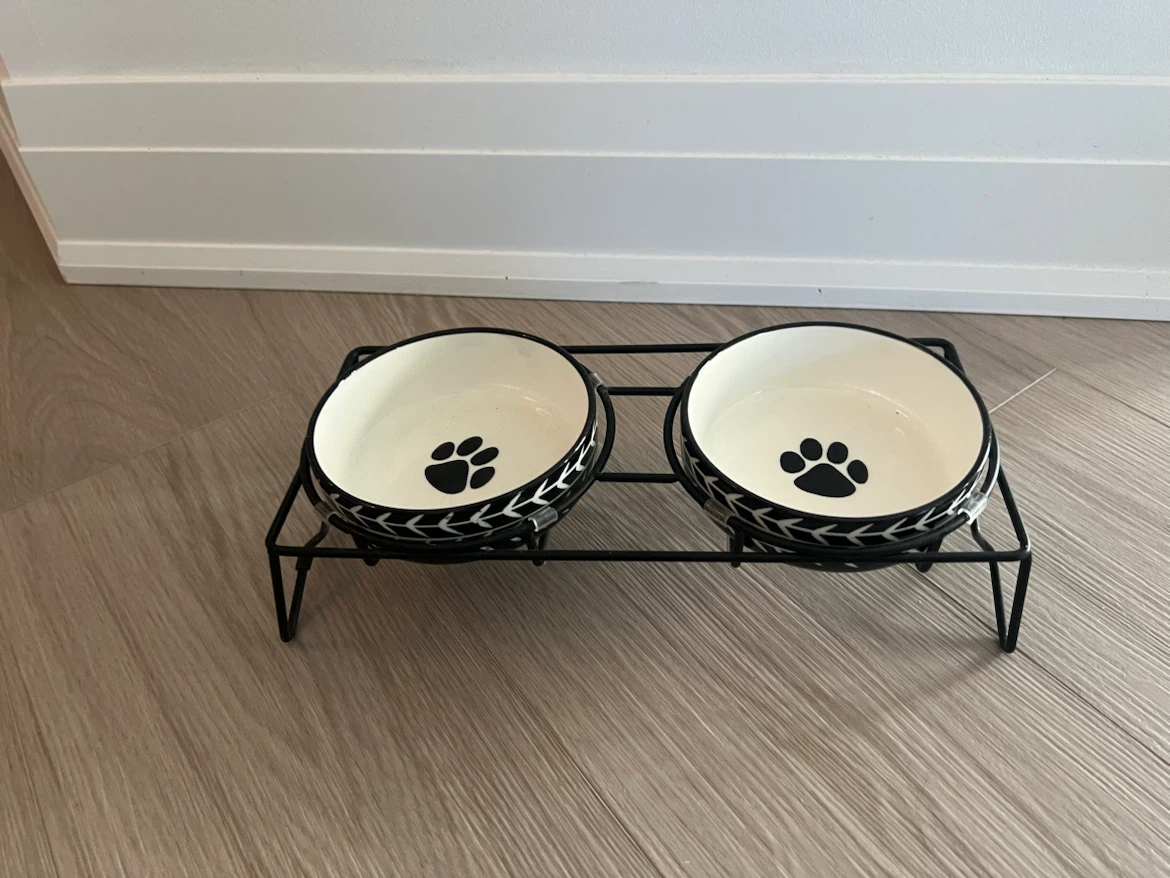 Signature Housewares Elevated Pet Bowls