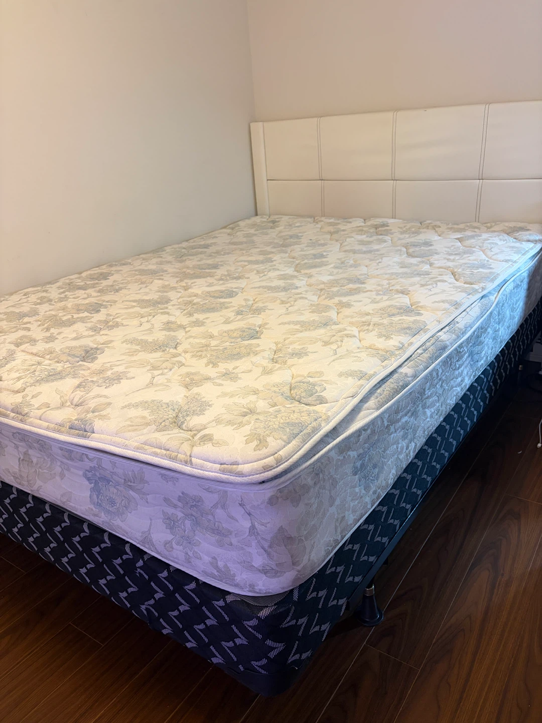 Queen size  spring mattress, bed box with bed frame full set