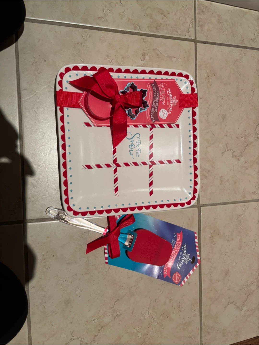 Northpole Tic Tac Snow Cookie Plate and Spreader