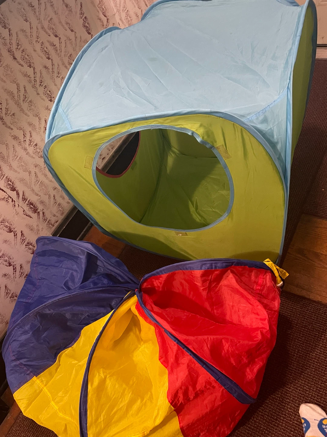 Kids Pop-Up Play Tent and Tunnel