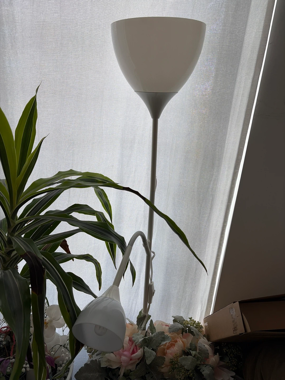 White Dual-Head Floor Lamp - photo 2