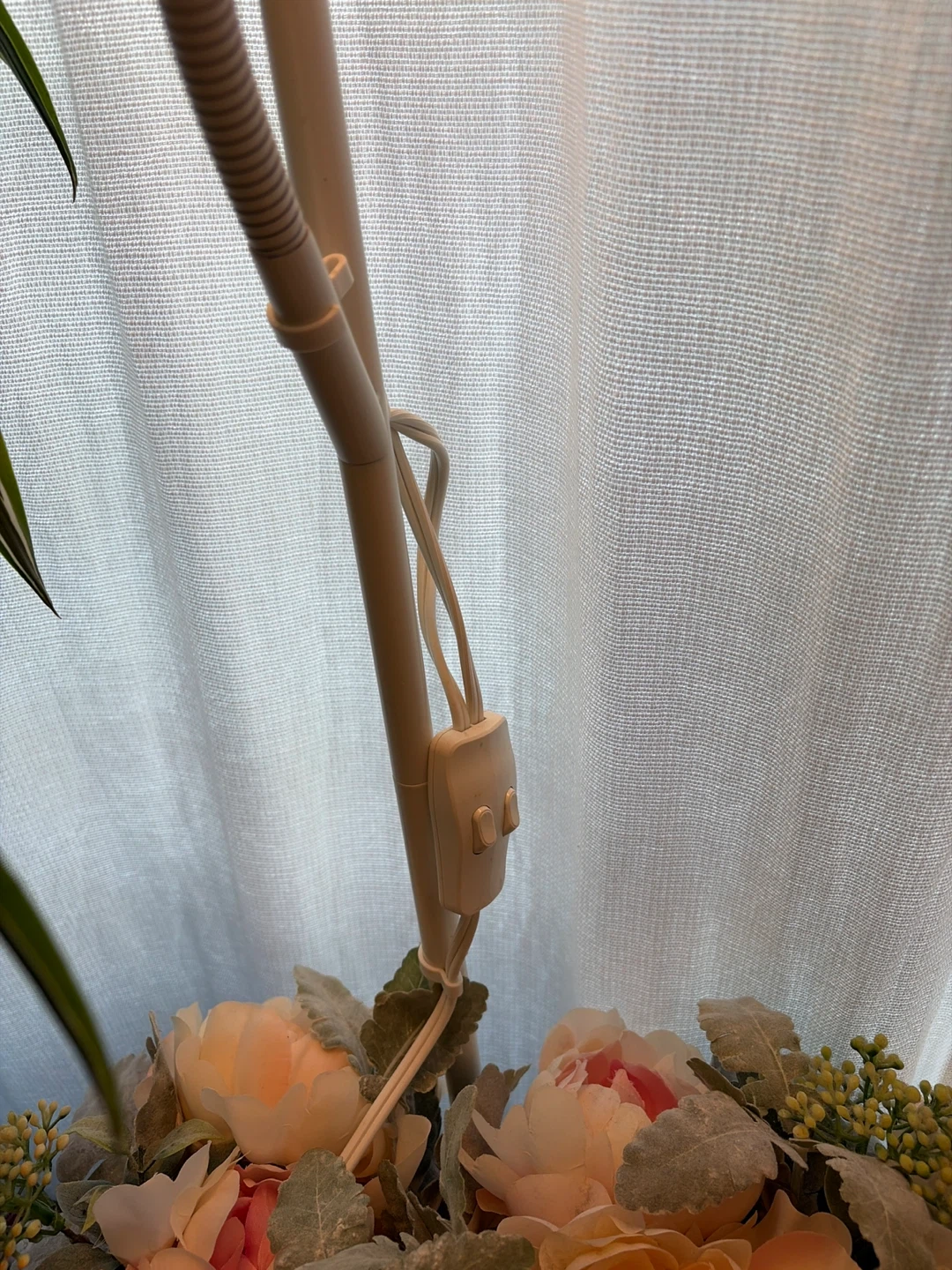 White Dual-Head Floor Lamp - photo 3