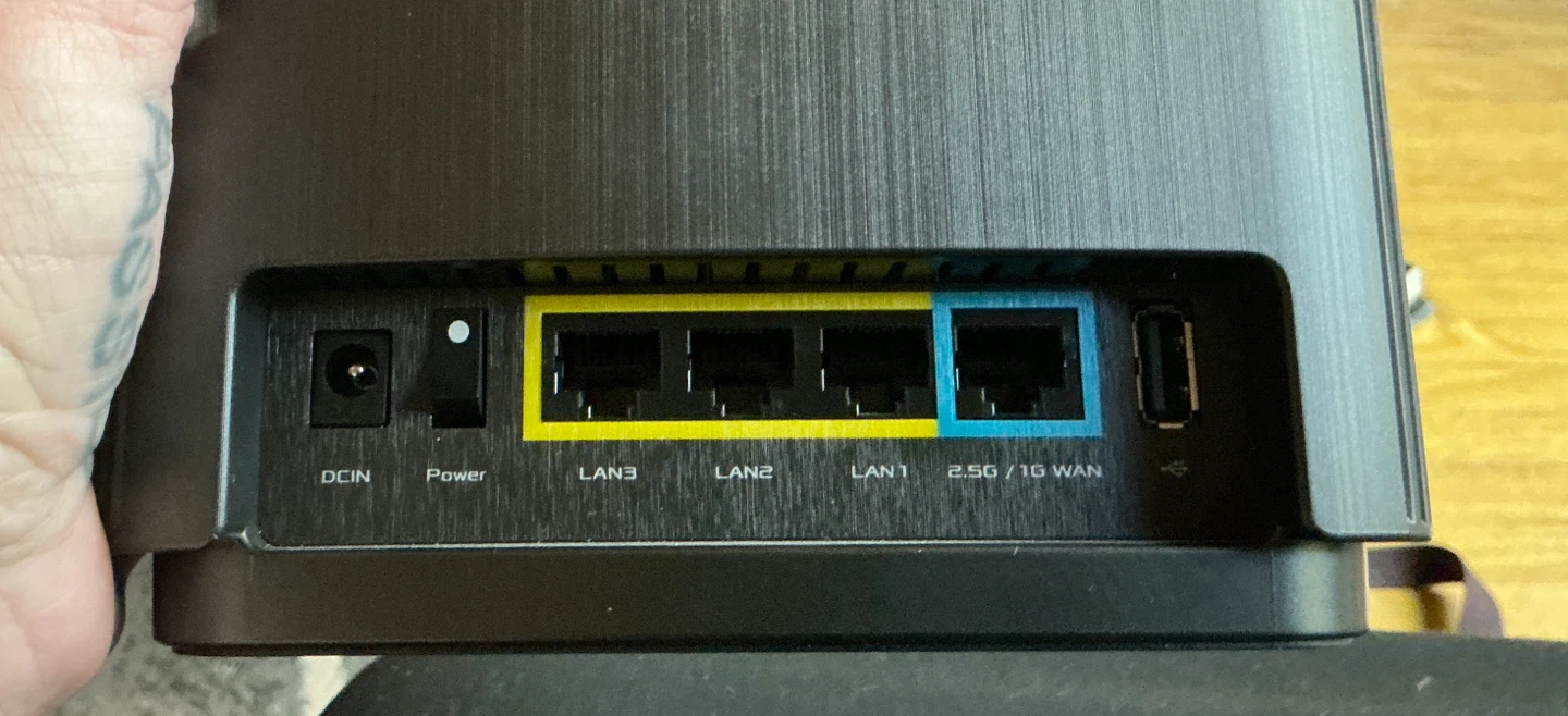 ASUS ZenWiFi XT9 Tri-Band Wi-Fi 6 mesh router 2of2 - photo 4
