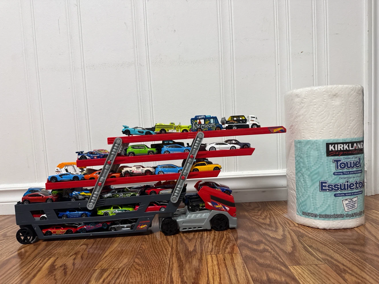Hot Wheels Hauler Toy Truck - photo 3