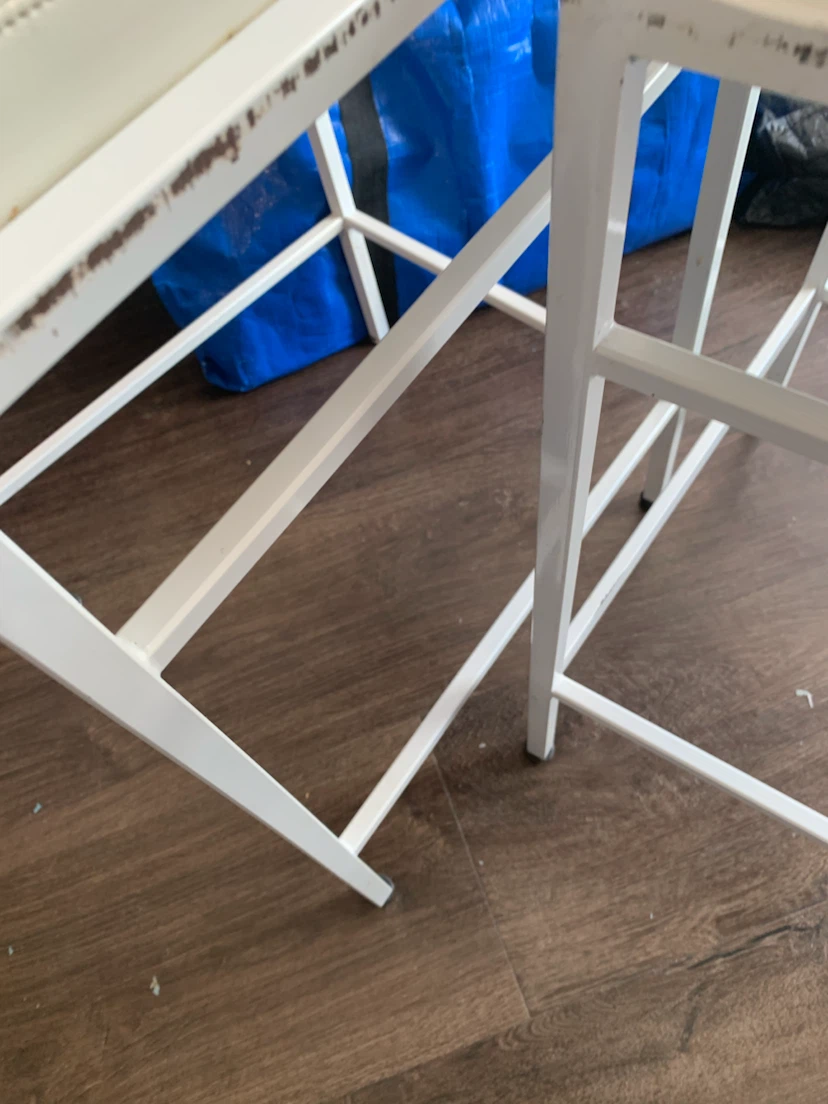 2 OFF - WHITE METAL CHAIRS - photo 2
