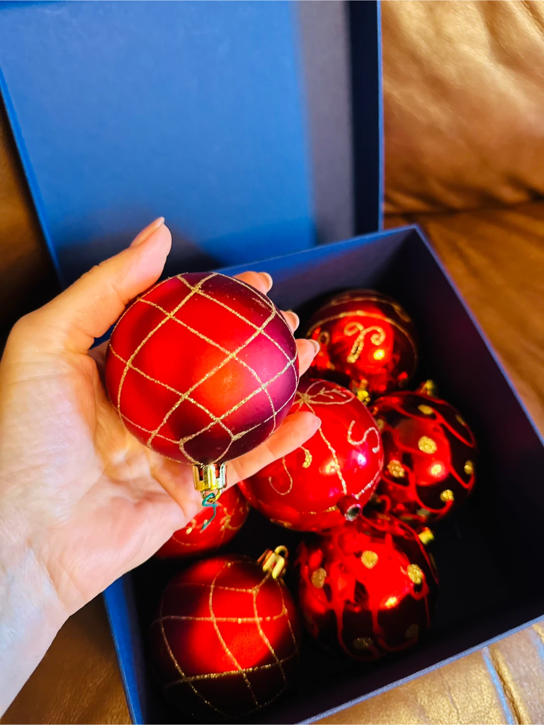 Set of 8 Red Christmas Ornaments - photo 2